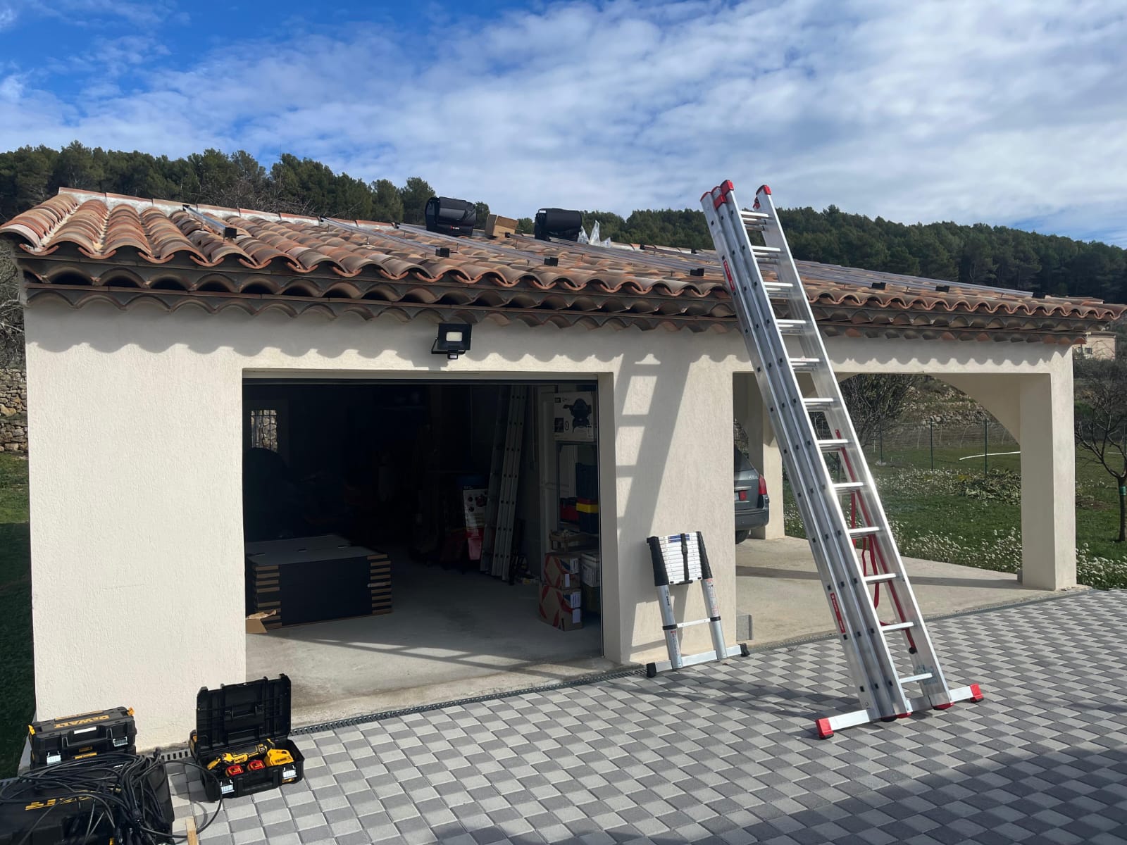 Sunelio : Curieux de voir plus de nos installations de panneaux solaires ? Contactez-nous !